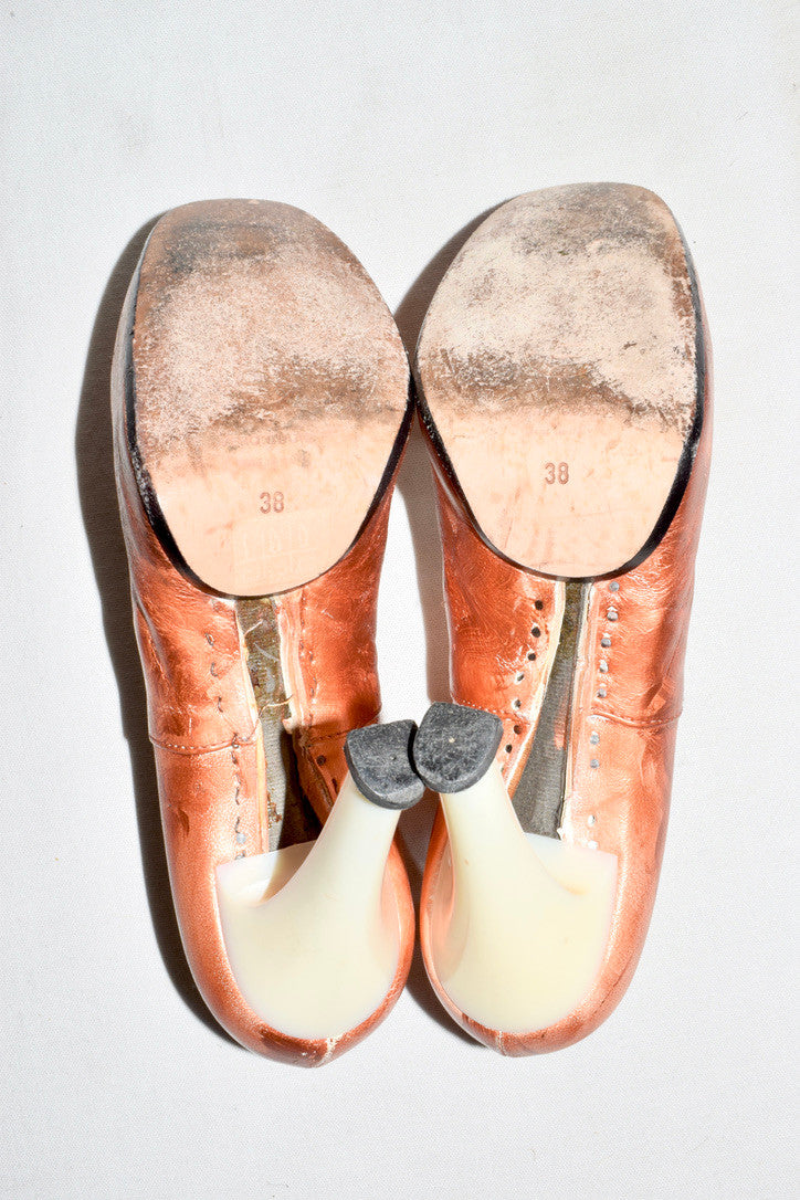 Biography By Strijbol & Engels painted pumps