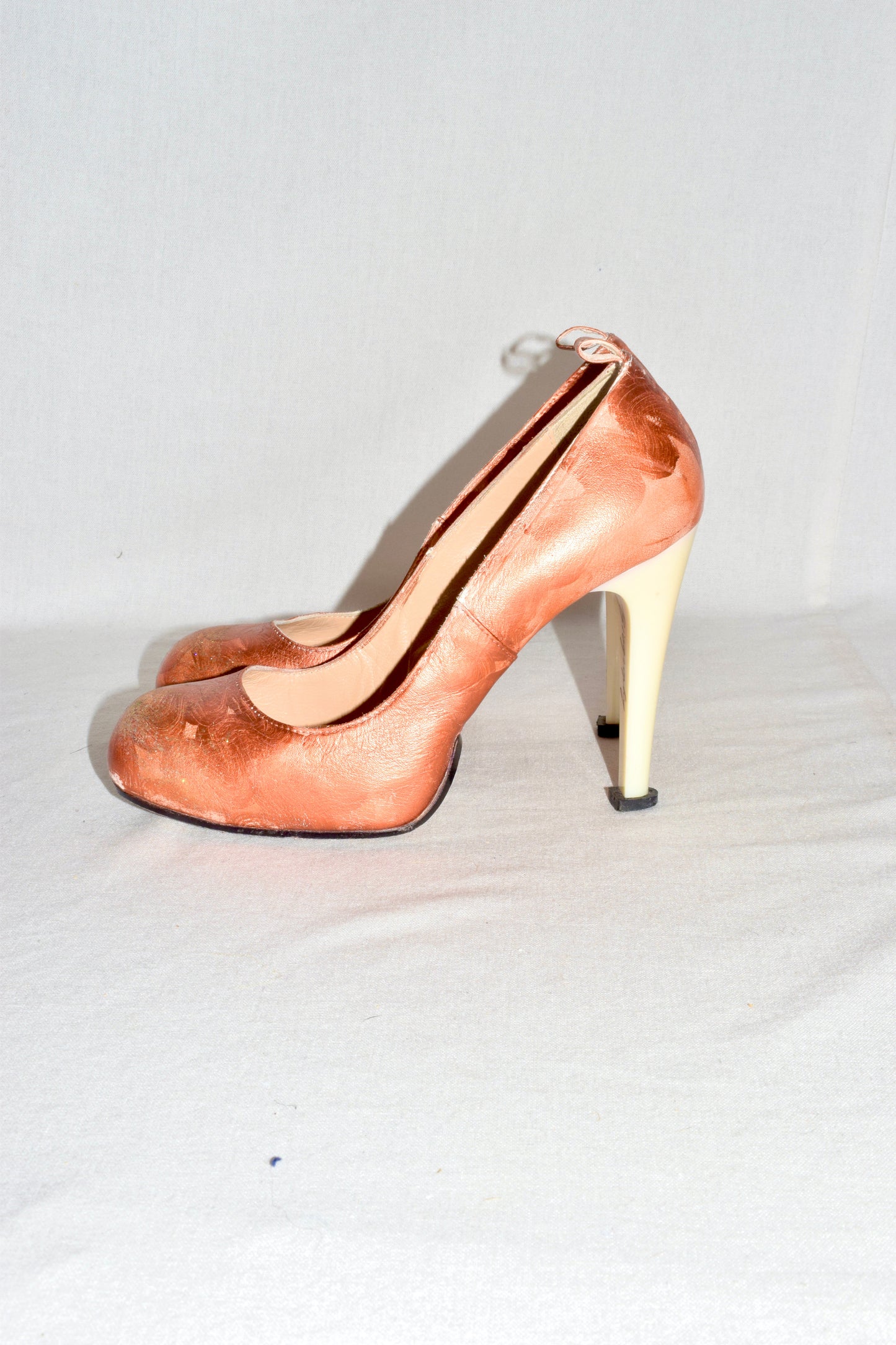 Biography By Strijbol & Engels painted pumps